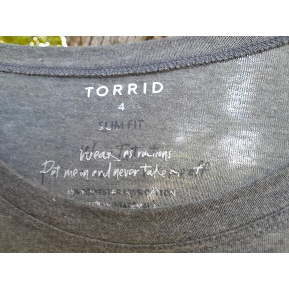 Torrid Hit The Road Signature Jersey Crew Neck Crop Tee Size 4 - Picture 4 of 4